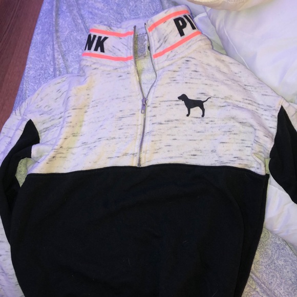 Pink sweatshirt - Picture 2 of 2